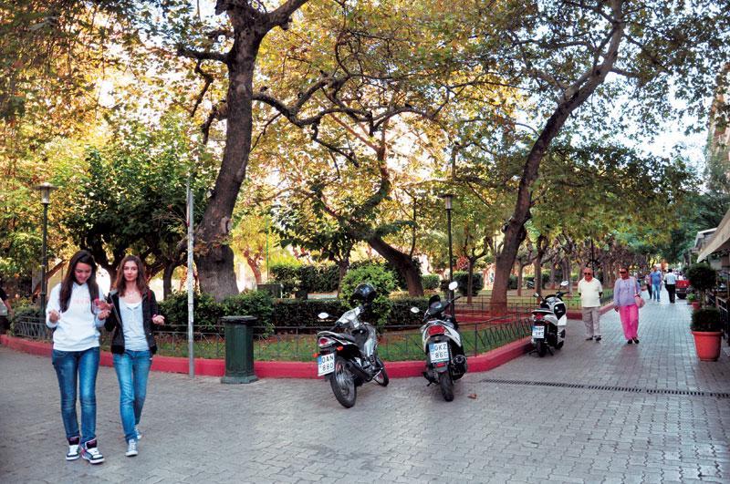 Menta Errathens Apartment - Athens Center, 5 Bd, 2 Bath Buitenkant foto