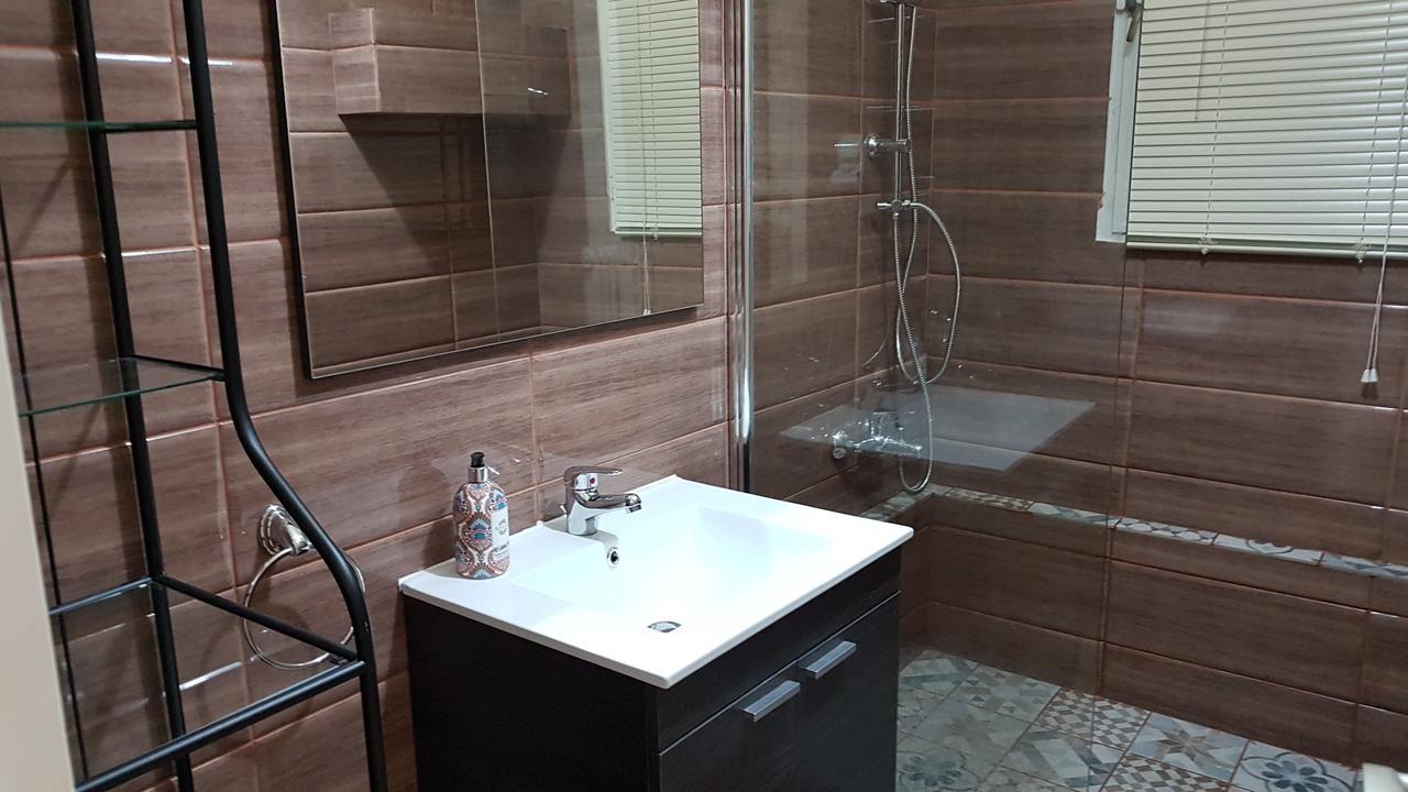 Menta Errathens Apartment - Athens Center, 5 Bd, 2 Bath Buitenkant foto